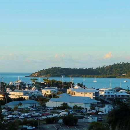 Coral Sea Vista Apartments Airlie Beach Ngoại thất bức ảnh