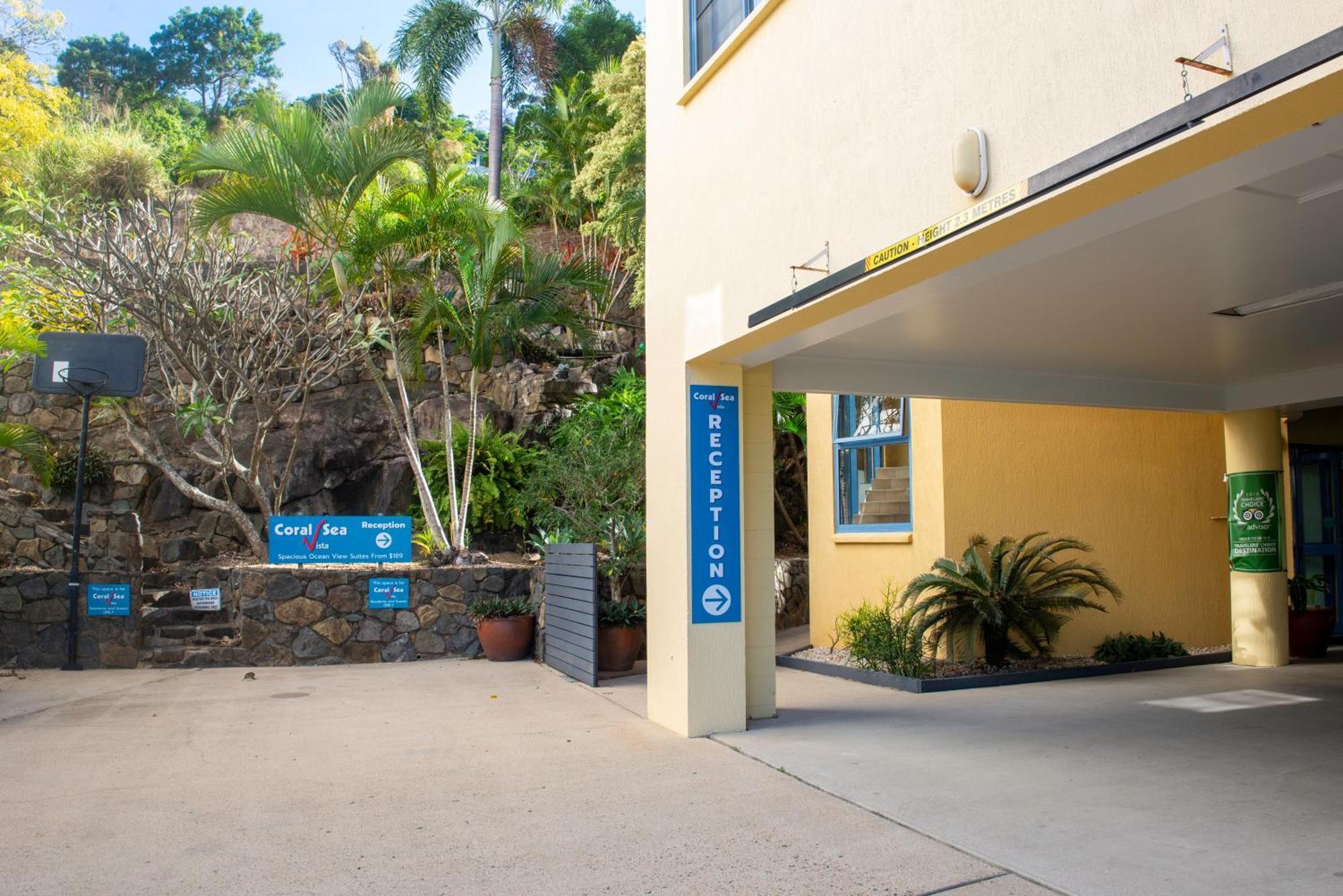 Coral Sea Vista Apartments Airlie Beach Ngoại thất bức ảnh