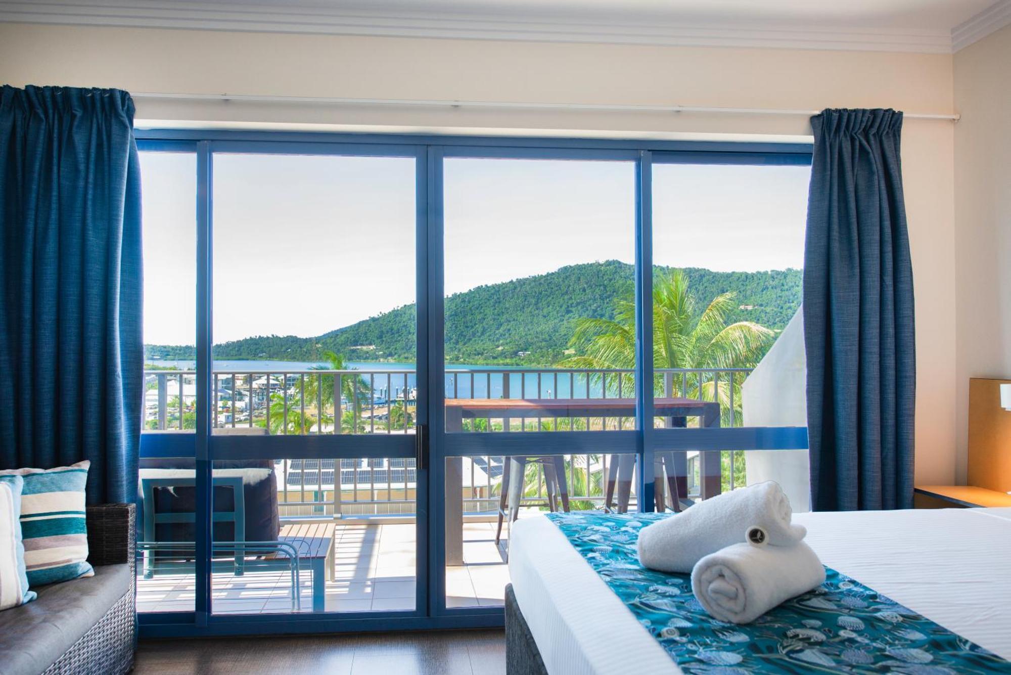 Coral Sea Vista Apartments Airlie Beach Ngoại thất bức ảnh