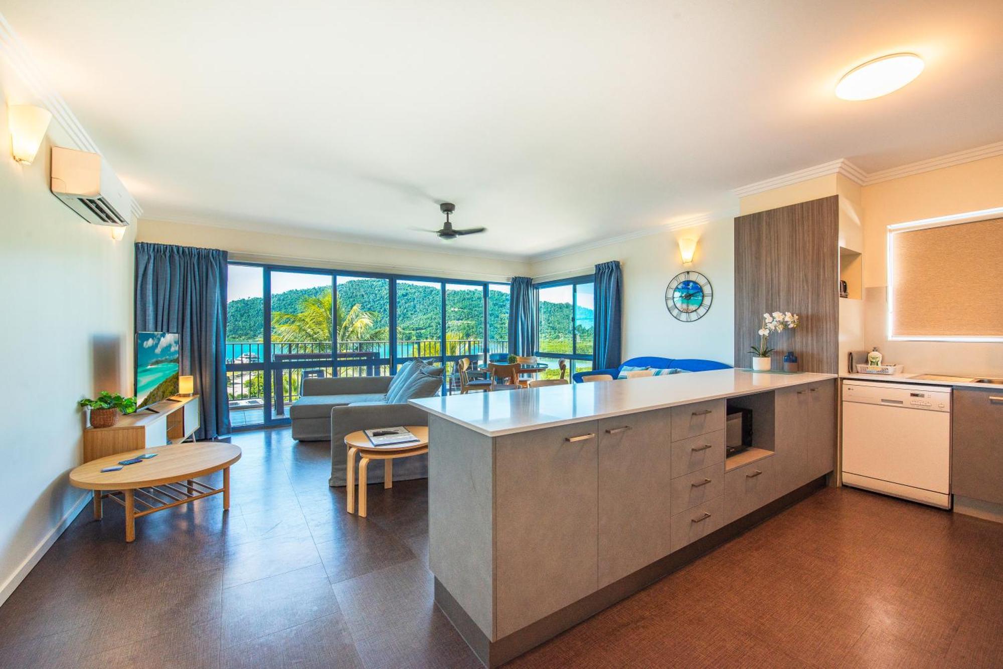 Coral Sea Vista Apartments Airlie Beach Ngoại thất bức ảnh